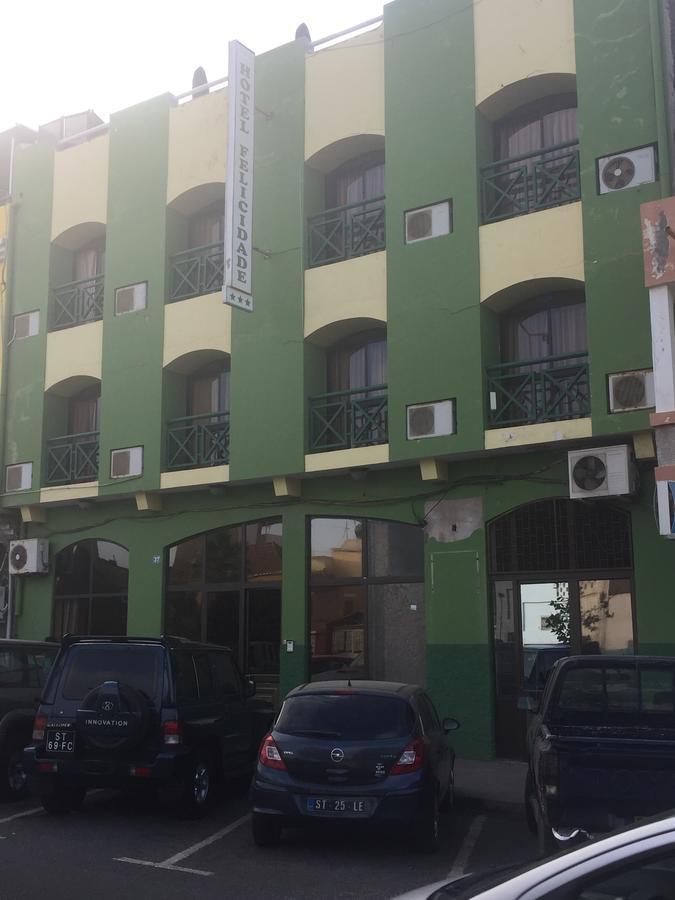 Felicidade Hotel Praia Exterior photo